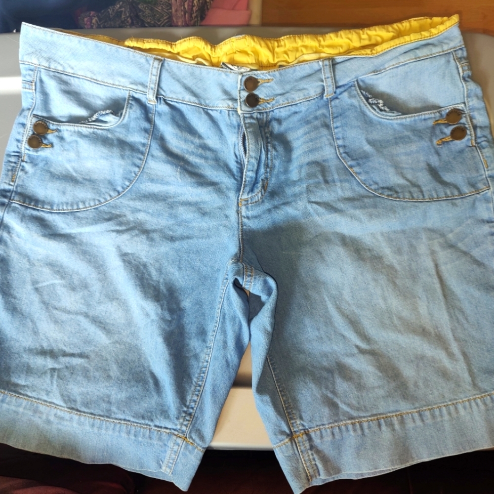Route 66 size 18W denim Bermuda shorts